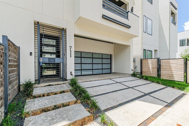 Foto del edificio - 711 W Clay St