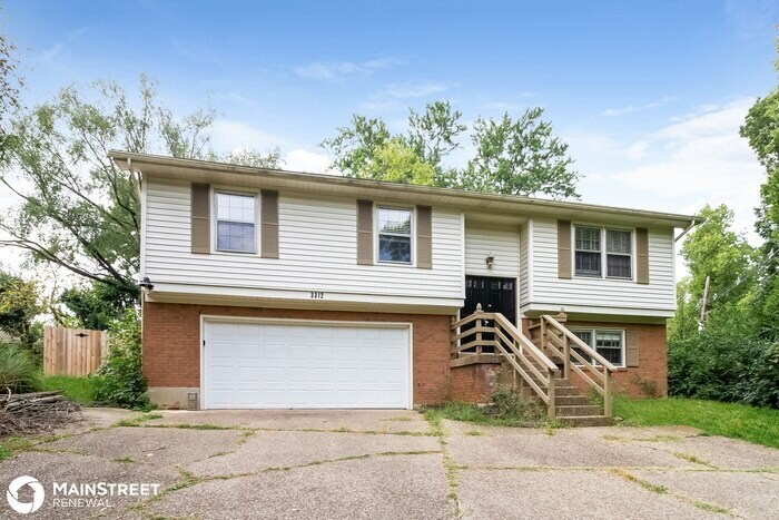 Foto principal - 3312 Hunsinger Ln, Louisville, KY 40220