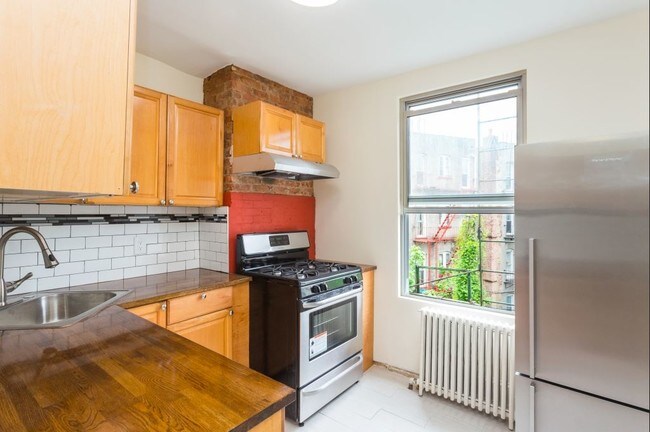 Foto del edificio - 733 Meeker Ave