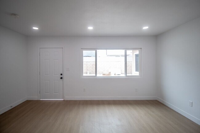 Foto del edificio - 2212 Continental Ave