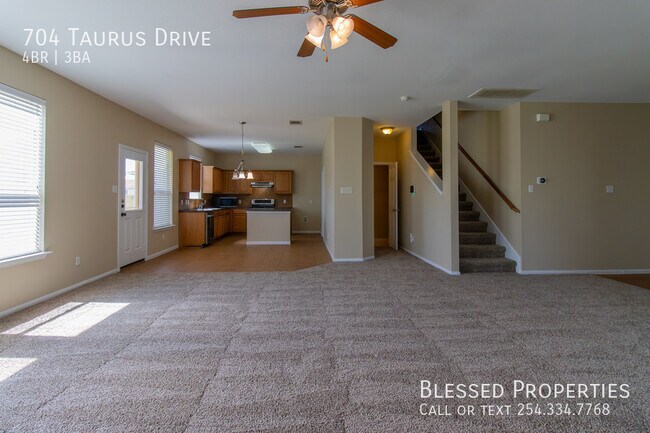 Building Photo - 704 Taurus Dr