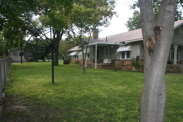 Building Photo - 1390 FM 1187