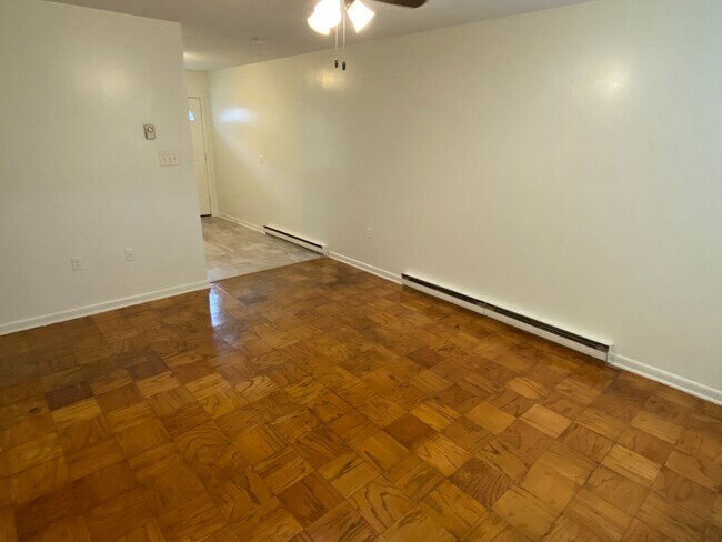 Foto del edificio - Apartment Near Duke West / W&D / Garden Plots