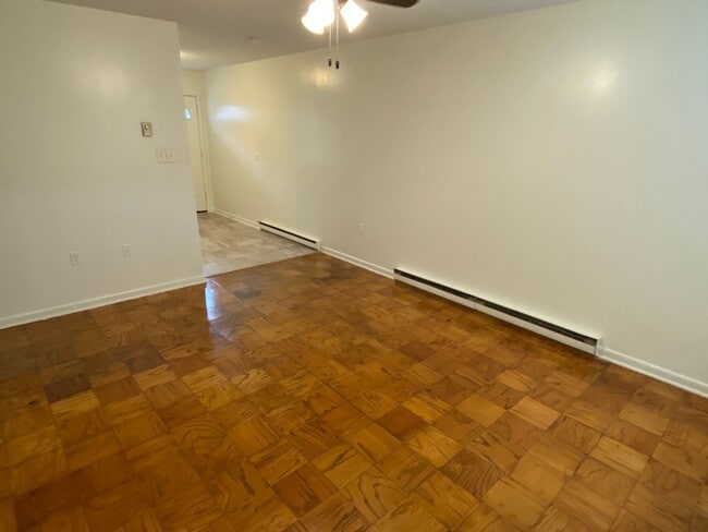 Building Photo - Apartment Near Duke West / W&D / Garden Plots