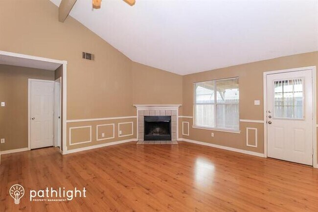 Building Photo - 409 Meadow St, Saginaw, TX, 76179