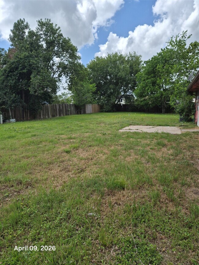 Building Photo - 8315 Lone Quail Dr