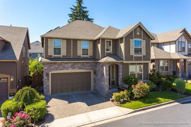 Foto del edificio - Stunning 3BD | 3BA | Luxury Single Family Home in Orenco | Near Intel & Park | Fenced Yard I Sola...