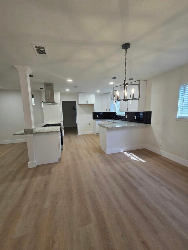 Foto del edificio - 6400 Buena Vista Dr