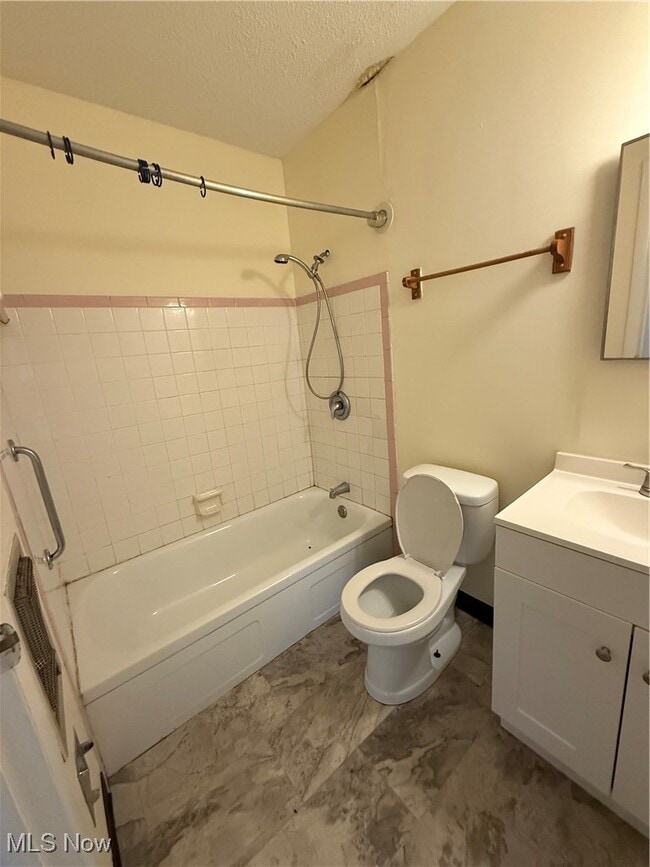 Building Photo - 1019 Maple Ave