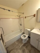 Building Photo - 1019 Maple Ave