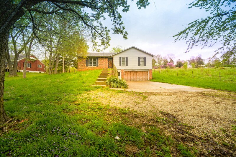 Primary Photo - 1105 S Country Club Dr