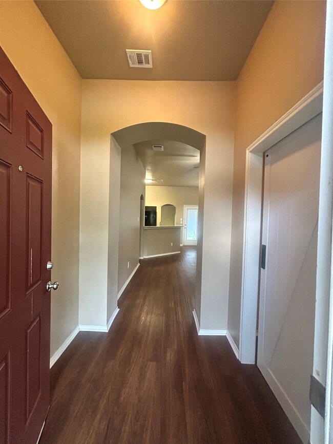 Building Photo - 117 Brookside Dr