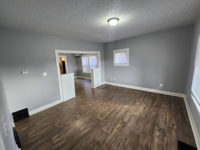 Foto del edificio - 4013 E 131st St