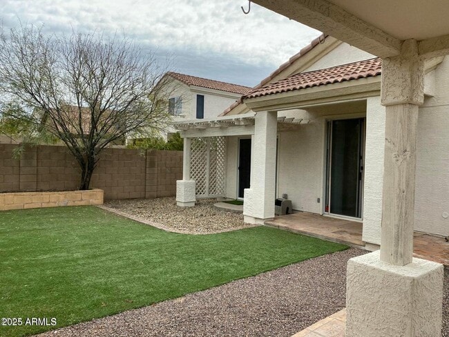 Building Photo - 4402 E Creosote Dr