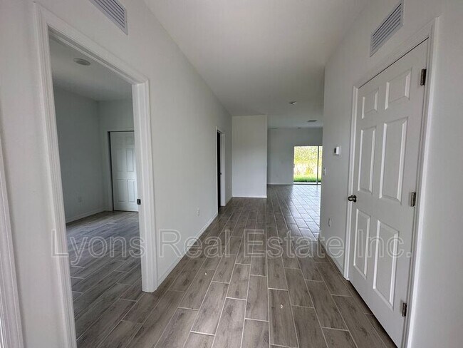 Building Photo - 9121 Waldrep St