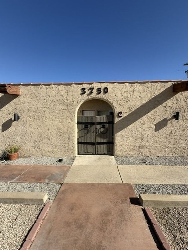 Building Photo - 3750 E Calle De Ricardo