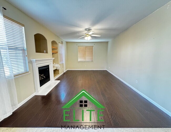 Foto del edificio - Home Located in the Highly Sought-after No...