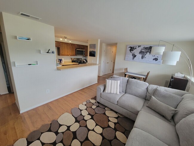 Building Photo - 17050 Capri Ln