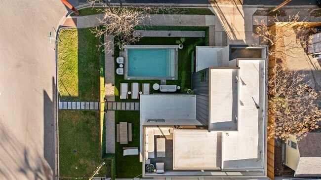 Foto del edificio - 1304 Comal St