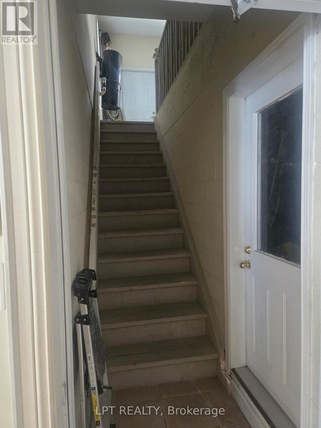 Photo du bâtiment - 14195 Mt Hope Rd