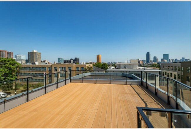 Building Photo - 5 Sewall St