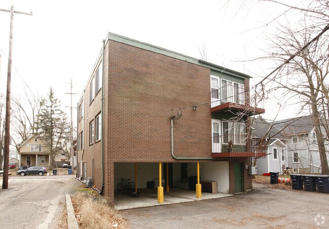 Building Photo - Dewey Apartments