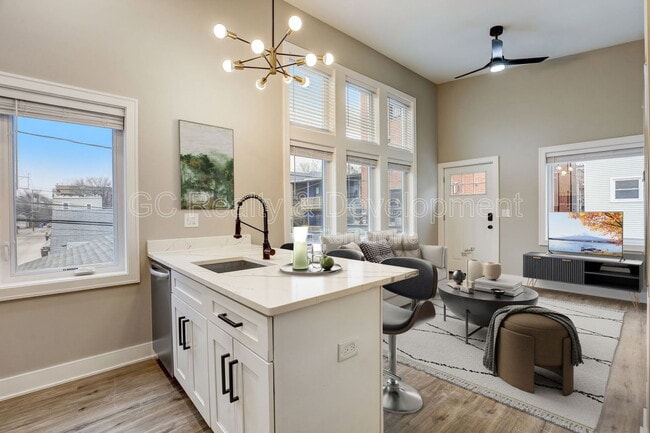 Photo - 4329 N Ashland Ave Apartment