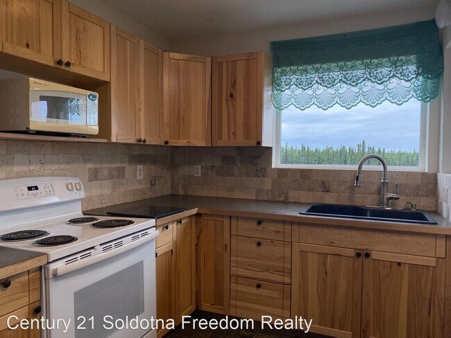 Building Photo - 2 br, 2.5 bath House - 33753 Enterprise Ave