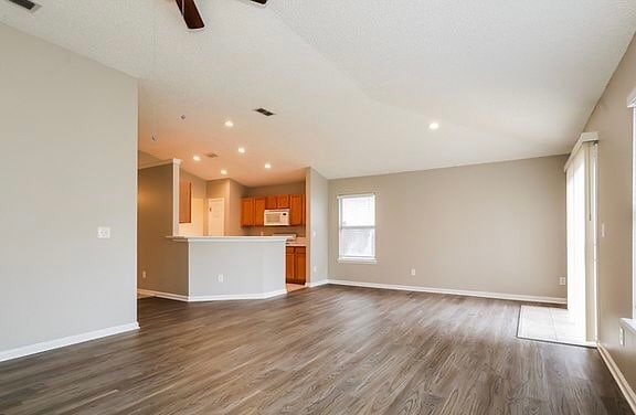 Building Photo - 1511 Indian Oaks Trl