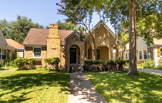 Building Photo - 1627 Homewood Pl