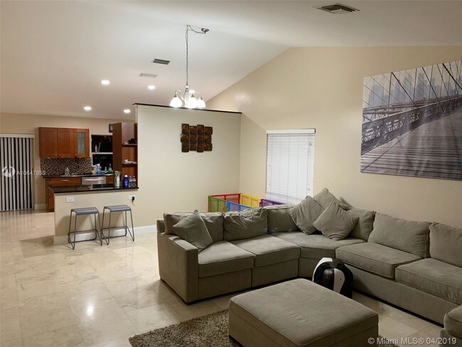 Foto del edificio - 11400 NW 23rd St