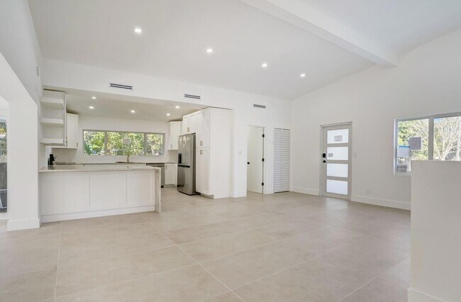 Foto del edificio - 2407 Sugar Loaf Ln