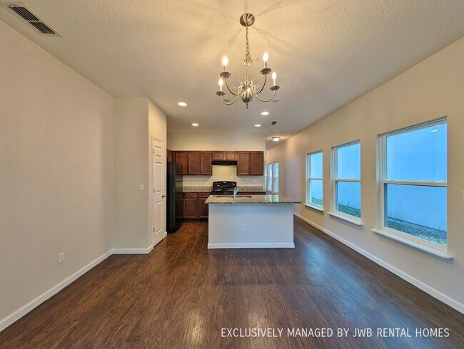 Building Photo - 1273 Mull St