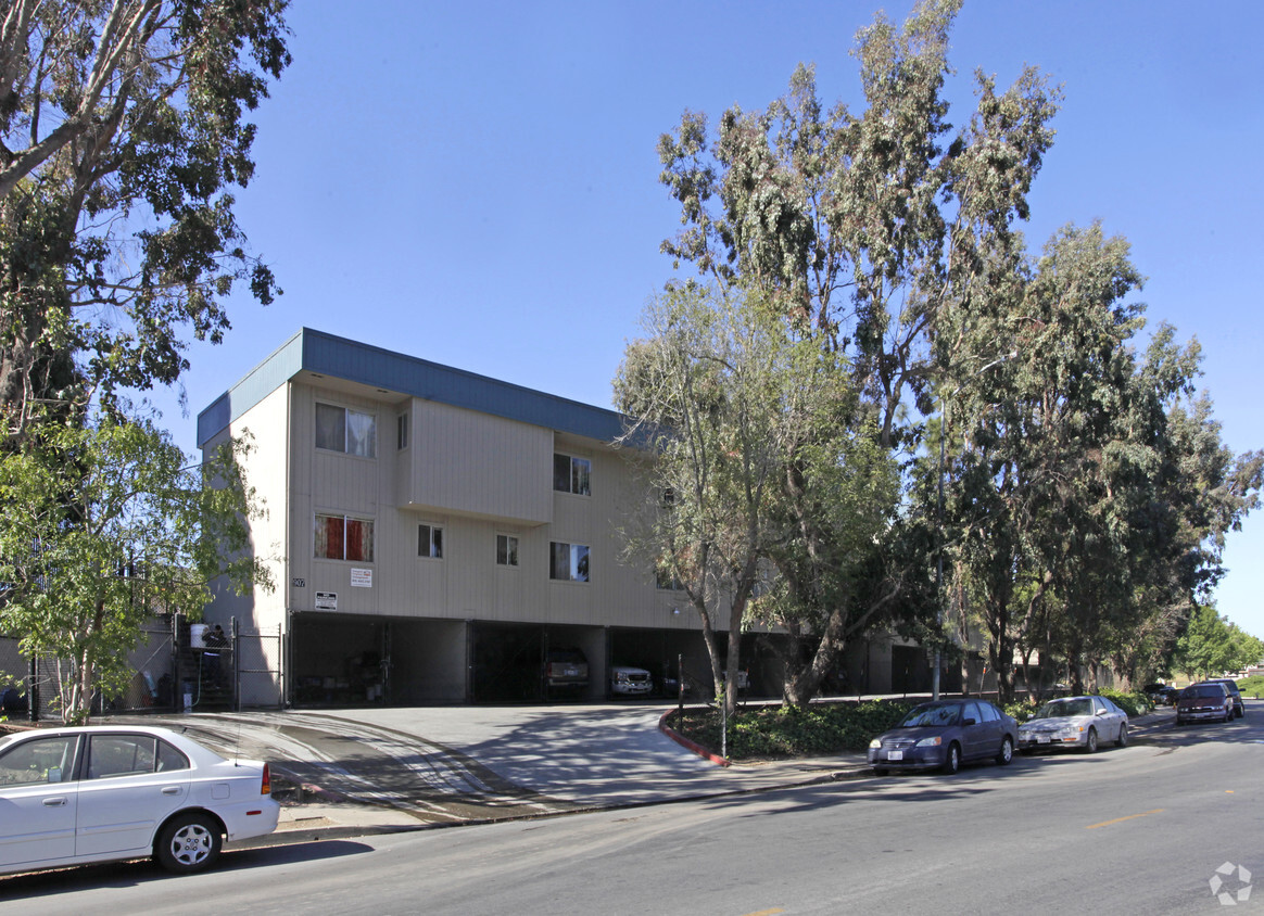 Primary Photo - Acosta Plaza Apartments