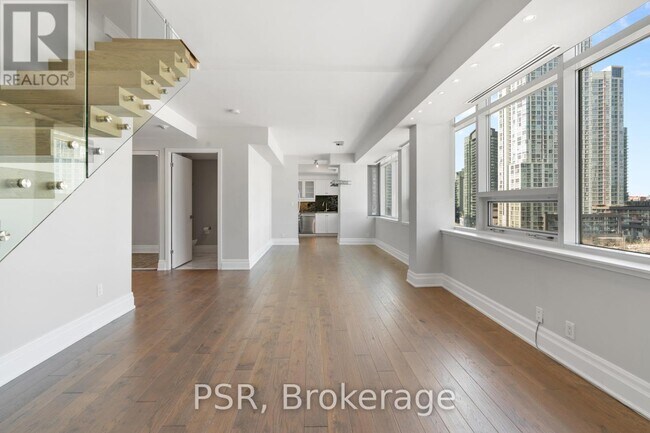 Photo du bâtiment - 500 Queens Quay W