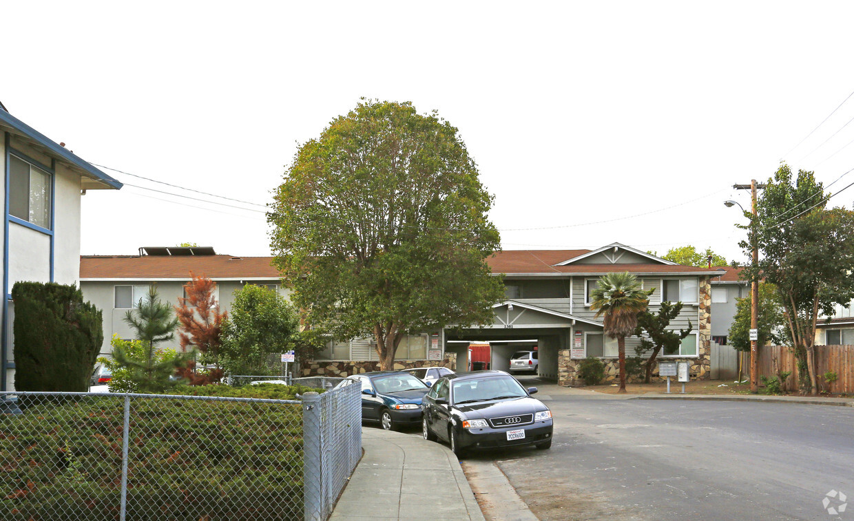 Building Photo - 1361 Calabazas Ct