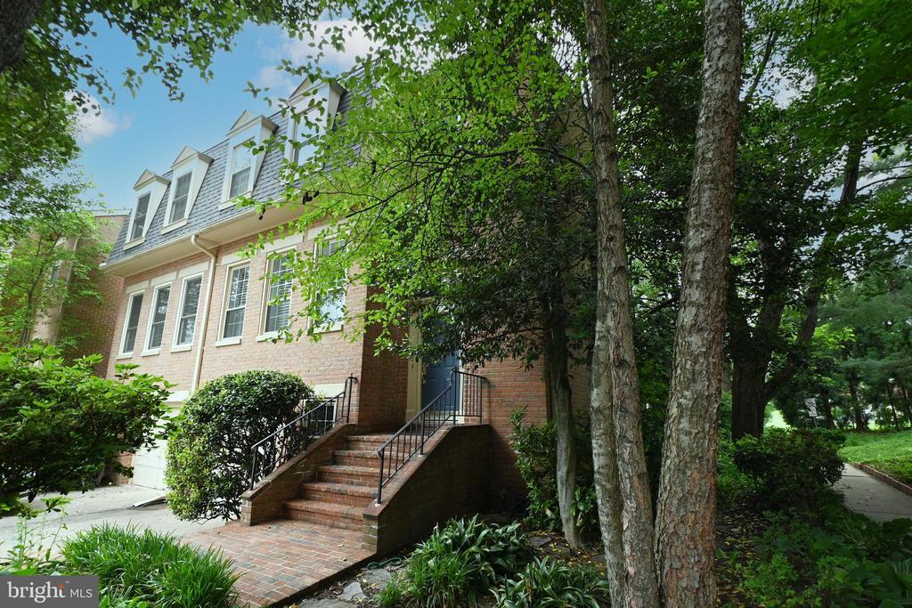 Primary Photo - 1441 McLean Mews Ct
