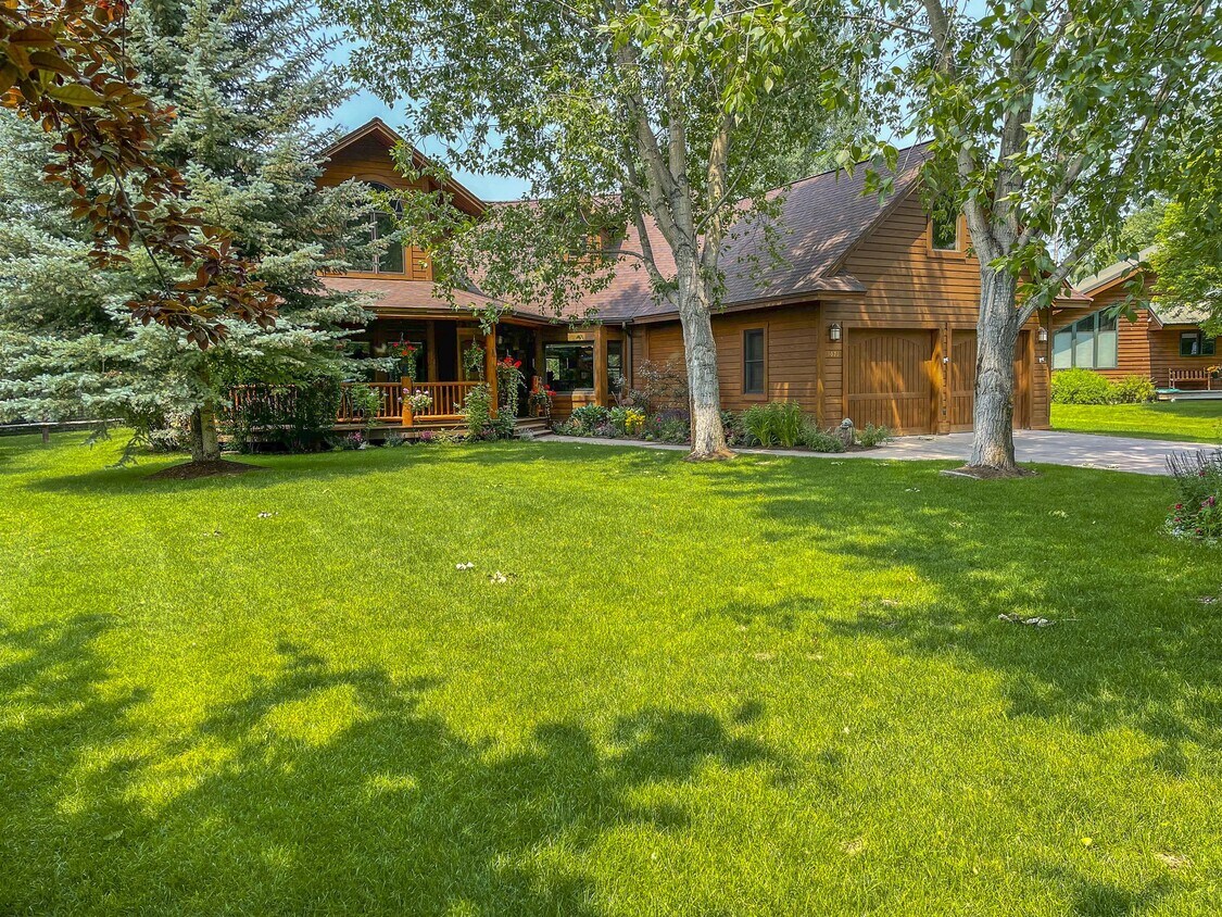 1075 Melody Creek Ln, Jackson, WY 83001 House for Rent in Jackson, WY