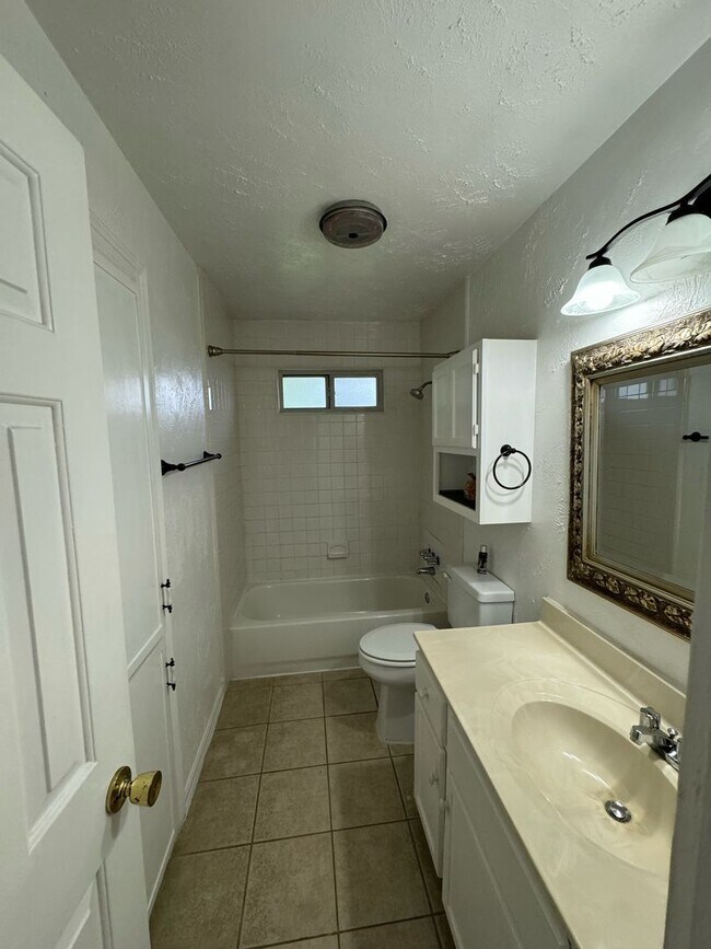 Building Photo - Move in Ready Balch Springs Home!  Mesquit...