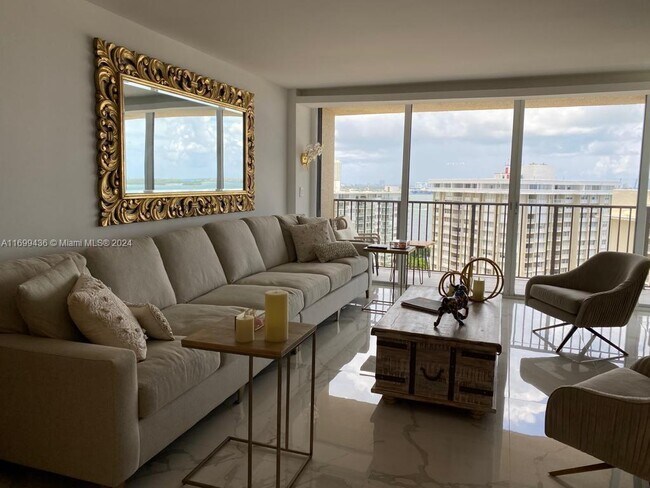 Foto del edificio - 1450 Brickell Bay Dr