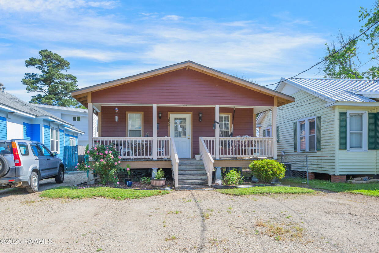 Primary Photo - 305 General Mouton Ave