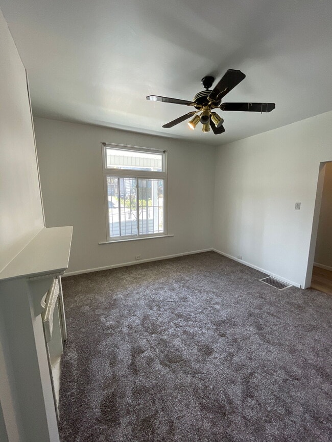 Building Photo - Cozy 3 Bedroom 1 Bath Home!