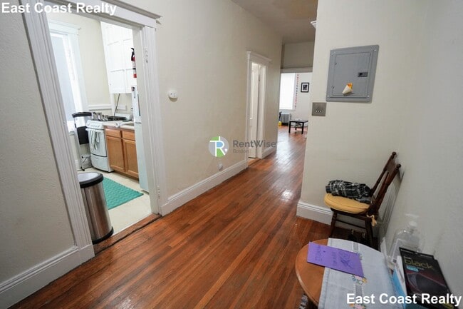 Building Photo - 9 Egremont Rd