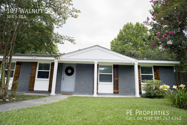 Building Photo - COMPLETELY REMODELED FARMHOUSE! New window...