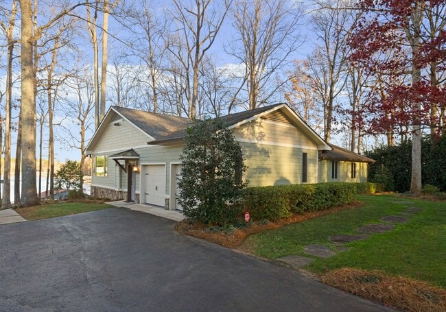 Building Photo - 19709 Stough Farm Rd