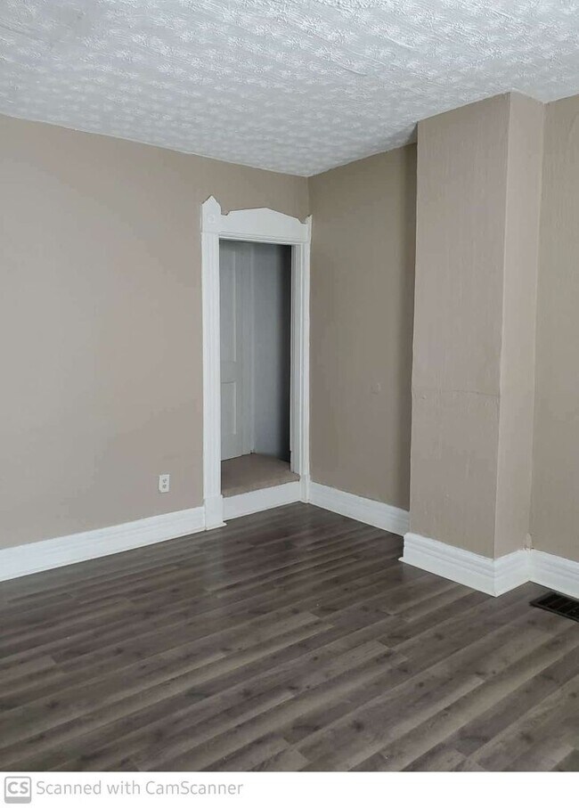 Foto del edificio - Refreshed 3 bed 1 bath home convenient to ...