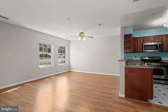 Foto del edificio - 6249 Sandpiper Ct