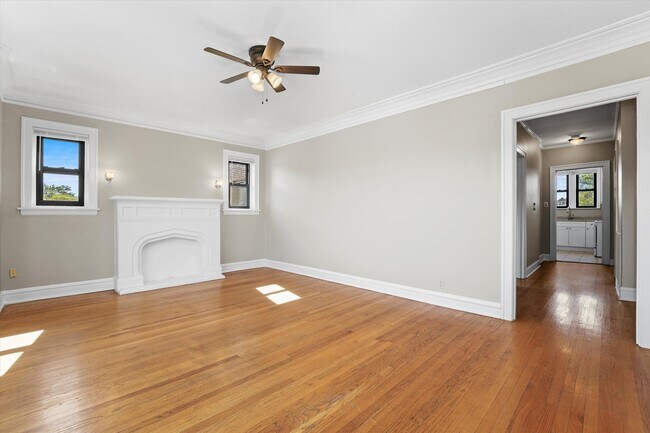 Foto del edificio - 44 Lawton Rd