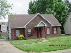 Building Photo - 1602 Golf Course Dr