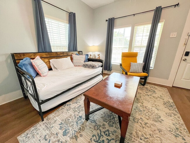 Building Photo - 11001 D St